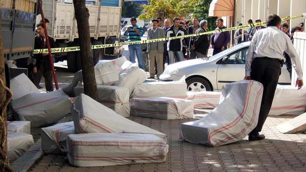 Çay'da 50 bin paket sigara ele geçirildi