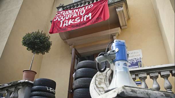 İtalyan öğrenciler binayı işgal etti, adını da 'Taksim' koydu
