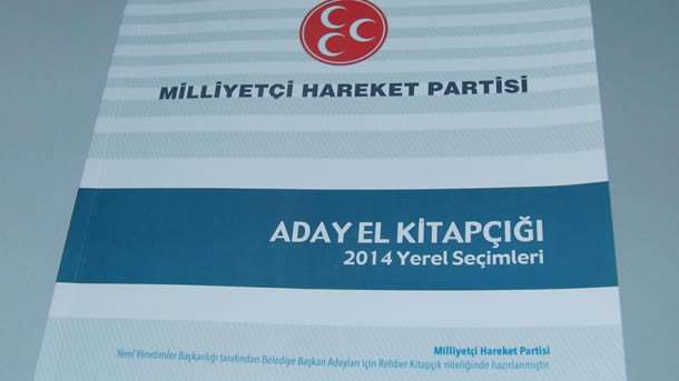 MHP Yerel Yönetimler Başkanlığı tarafından hazırlanan 'Aday el kitapçığı', İzmir'de de aday adaylarına dağıtıldı.