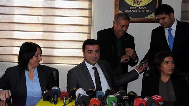 Demirtaş: 'İstifam söz konusu değil, yeri geldiğinde teslim ederiz'