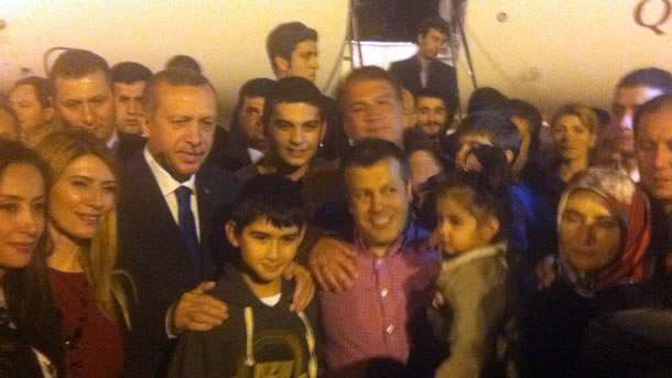 THY pilotlarını Atatürk Havalimanı'nda Başbakan Recep Tayyip Erdoğan karşıladı.