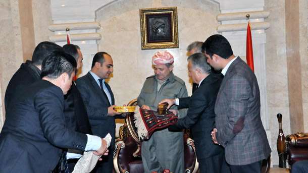 Mesut Barzani ve sanatçı Şivan Perwer ile beraberindekileri, AK Parti Milletvekili Mehmet Emin Dindar ile Şırnak Vali Vekili Mustafa Akgül uğurladı.
