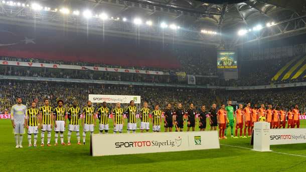 Spor Toto Süper Lig'in 11. haftasındaki derbi maçta Fenerbahçe, sahasında ağırladığı Galatasaray'ı 2-0 mağlup etti.