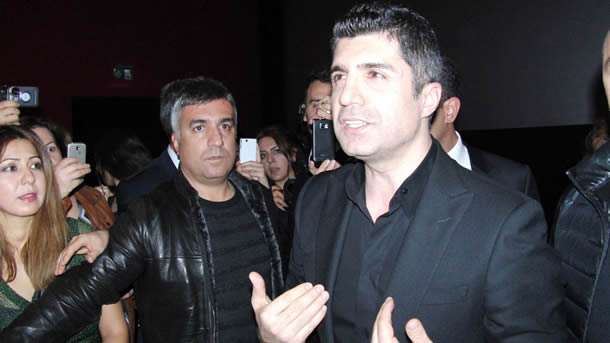 Ünlü oyuncu ve ses sanatçısı Özcan Deniz, Sinemayı önemsediğini ifade etti ve "Beni ileride sinemacı olarak anmanızı istiyorum" dedi.