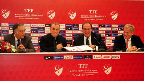 Türkiye Futbol Federasyonu, A Milli Takım Teknik Direktörü Fatih Terim'le 5+2 yıllık sözleşme imzaladı.