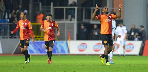 Spor Toto Süper Lig'in 13. hafta mücadelesinde Kasımpaşa ile Galatasaray 1-1 berabere kaldı.