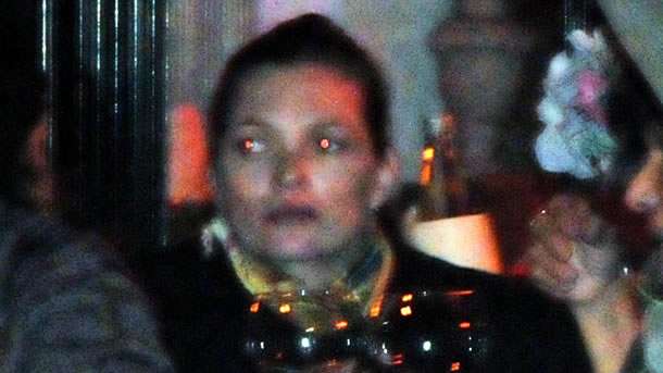 İngilizlerin dünyaca ünlü top modeli Kate Moss kısa süreli tatil için Muğla'nın Bodrum İlçesi'ne geldi.