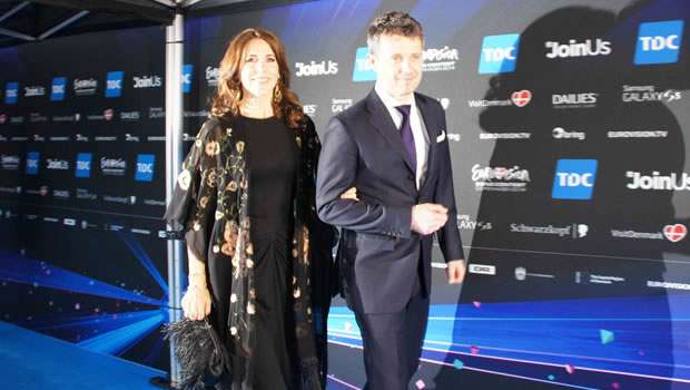 Danimarka'nın başkenti Kopenhag'da yapılan Eurovision müzik yarışması büyük bir coşkuyla başladı.