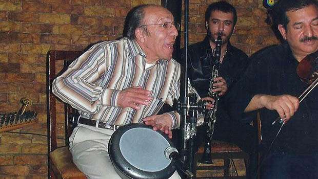 Darbuka ve ritm saz sanatçısı Güngör Hoşses (76), tedavi gördüğü hastanede Çarşamba akşamı hayatını kaybetti.