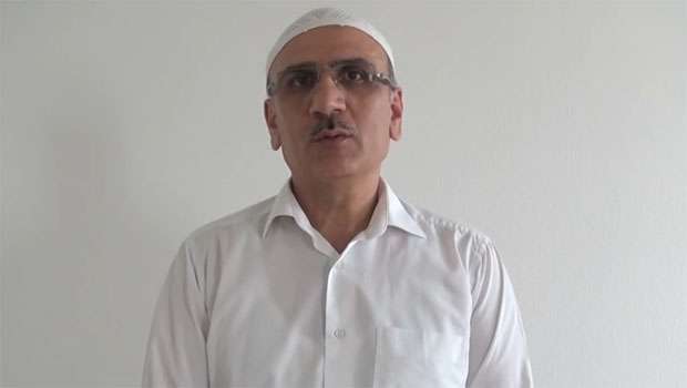 Danimarka Türk Diyanet Vakfı Başkanı ve Din Hizmetleri Müşaviri Doç. Dr. Ahmet Onay'ın görüntülü anlatımıyla Bayram Namazı ve kılınışı.