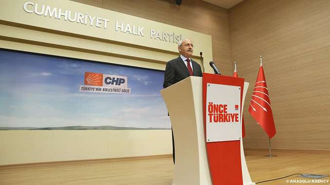 CHP, 7 Haziran'da yüzde 24,95 olan oyunu 1 Kasım Genel Seçimi'nde resmi olmayan sonuçlara göre yüzde 25,45'e, milletvekili sayısını da 132'den 134'e yükseltti.