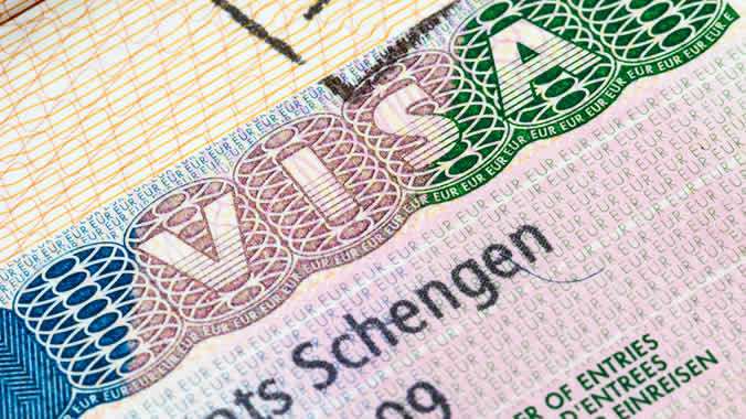 Almanya Dışişleri Bakanlığı Sözcüsü Martin Schaefer, Avrupa Birliği’nde (AB) serbest dolaşımı öngören Schengen uygulamasının sığınmacı akınından dolayı tehlikede olduğunu söyledi.