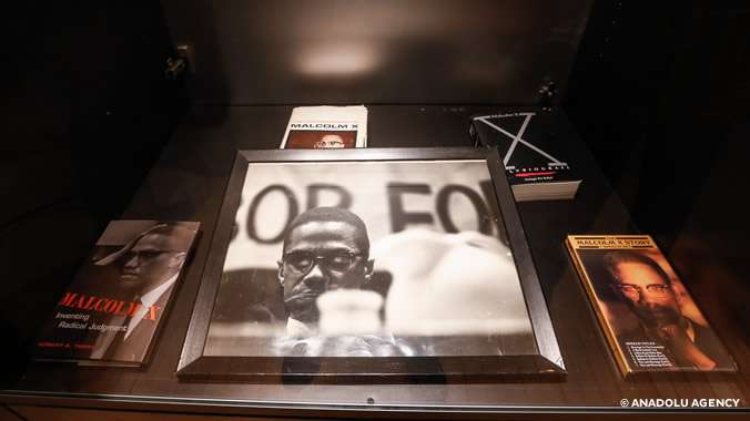 ABD'de ırkçılıkla mücadelenin sembol isimlerinden Müslüman aktivist Malcolm X, öldürülüşünün 51'inci yılında New York'ta düzenlenen törenle anıldı.
