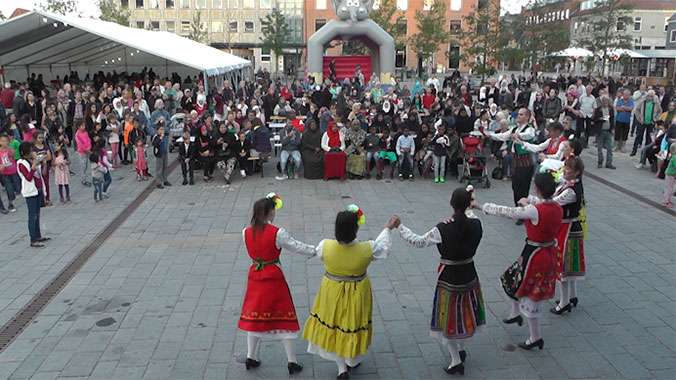 Roskilde Kültür Derneği tarafından düzenlenen Multi Kültürel Bayram Eğlencesi, Danimarkalılar ve Roskilde’deki etnik kökenlileri biraya getirdi.