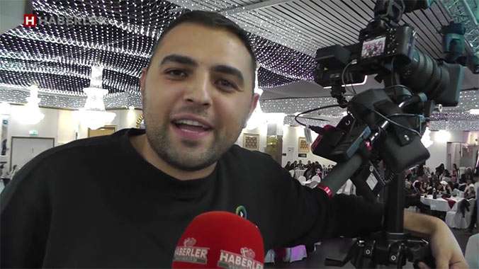 Danimarka'ya dünyanın her tarafından gelen insanlar, adetlerini de düğünlerine yansıtıyor. Yıllardır her milletten çiftlerin düğünlerinde video ve isteğe bağlı olarak fotoğraf çekimi yapan meşhur Sebahattin Øzbek'e düğünleri sorduk.