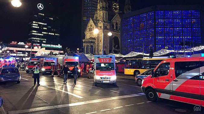 Almanya’nın başkenti Berlin’de bir Noel pazarına giren kamyon 9 kişinin ölümüne, çok sayıda kişinin yaralanmasına yol açtı.