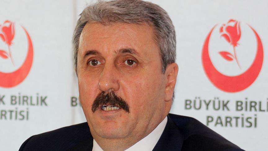 BBP Genel Başkanı Destici, "Anayasa değişikliği referandumunda 'evet' diyen, 'hayır' diyen vatandaşa da saygı duyulması gerekir. Bu demokratik bir süreçtir. Herkesin görüşüne, fikrine, düşüncesine saygı duyulmalı." dedi.