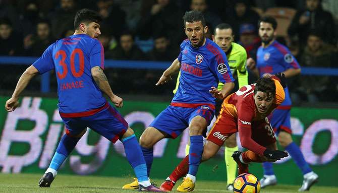 Süper Lig, maç, lider, Galatasaray, Beşiktaş, Fenerbahçe, Başakşehir
