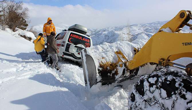 Konya, kar, kış, sağlık, ambulans, kurtarma
