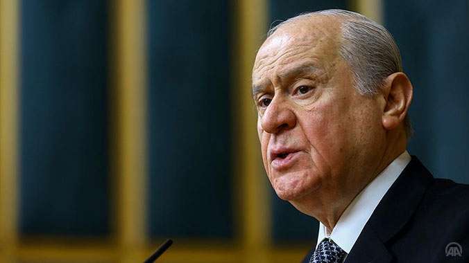 MHP Genel Başkanı Bahçeli, referanduma ilişkin, "Biz millet için, devlet için,Türklüğün bekası için evet diyoruz." değerlendirmesinde bulundu.