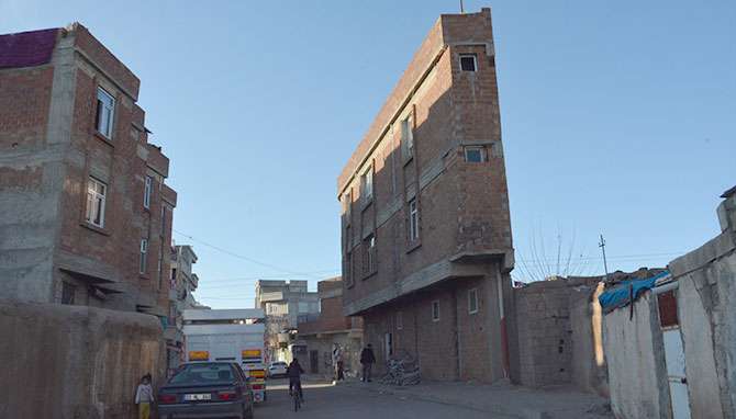 Türkiye, Şanlıurfa, ilginç bina, Suriyeli
