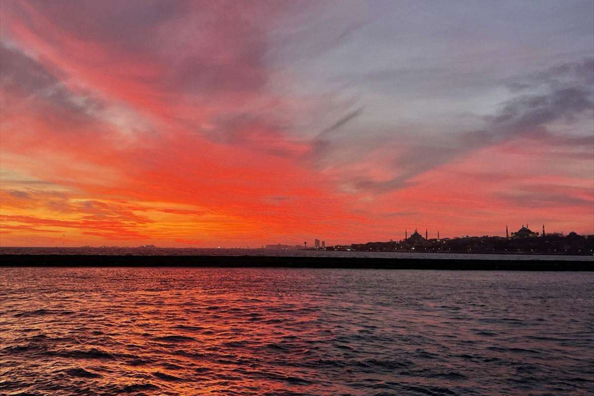 Foto galeri: İstanbul’da kızıl gün batımı