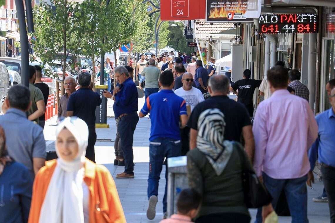 Gurbetçiler “Kuluforniya”nın nüfusunu her yaz üçe katlıyor
