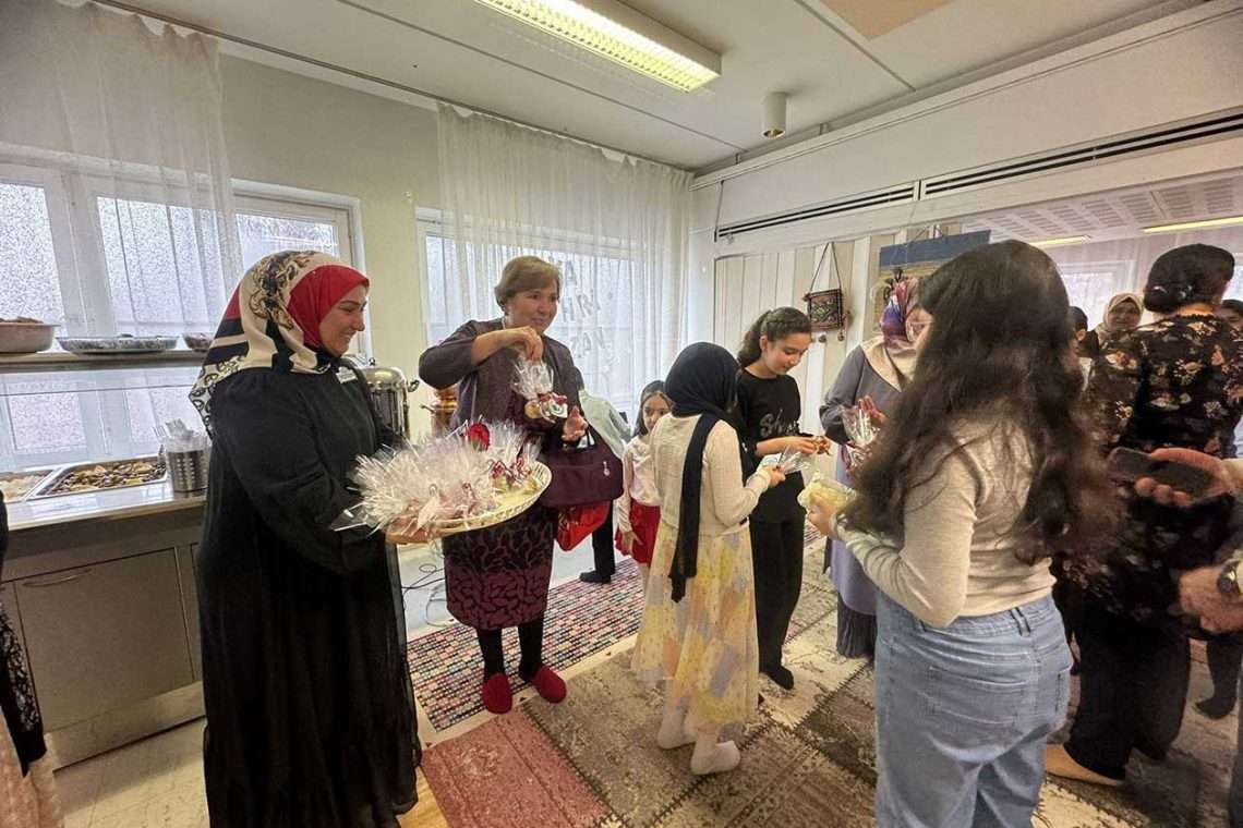 İskandinavya’da camiler bayram namazı için doldu taştı