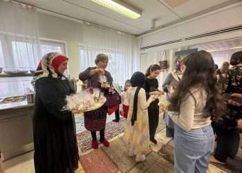 İskandinavya’da camiler bayram namazı için doldu taştı