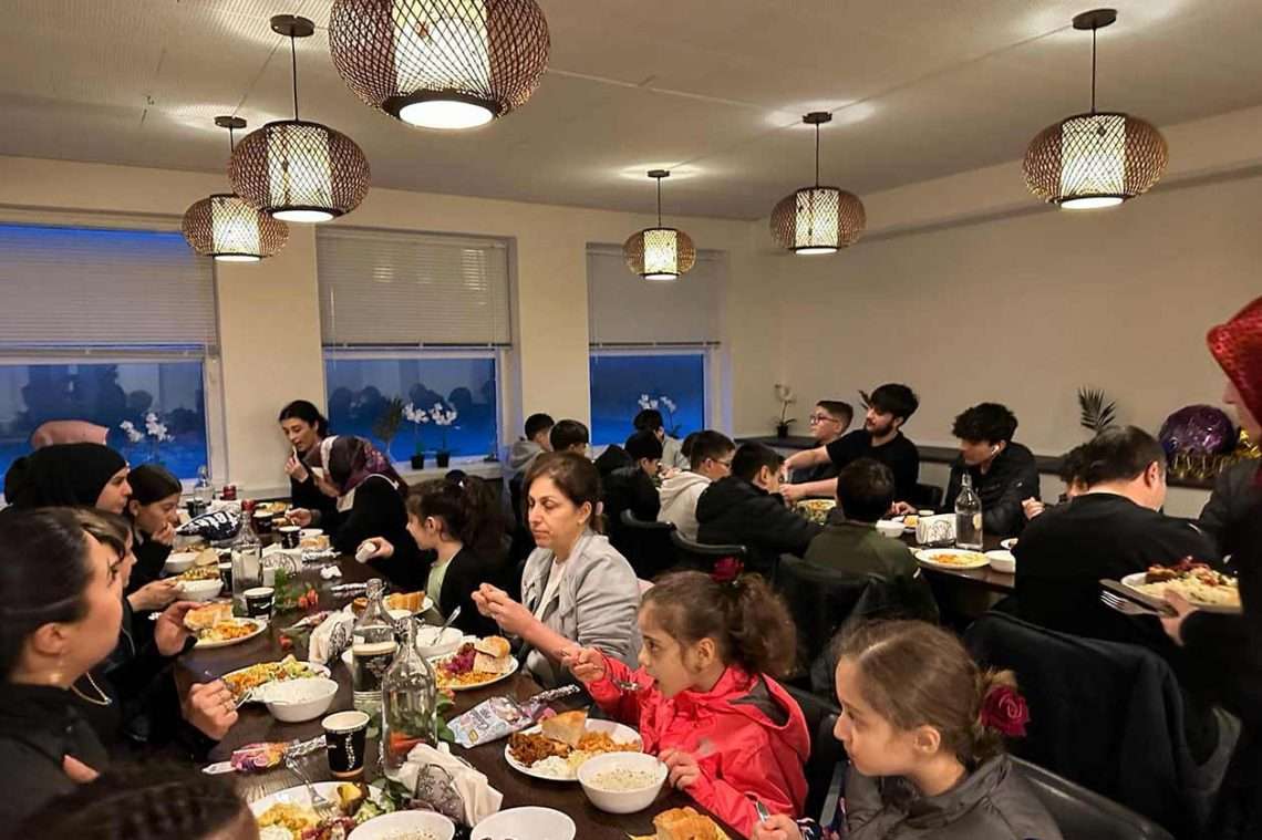 Odense Selimiye Camii’nde öğrencilere yönelik iftar