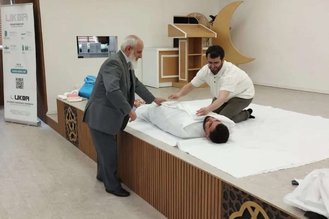 Danimarka’da erkeklere yönelik cenaze kursu verildi