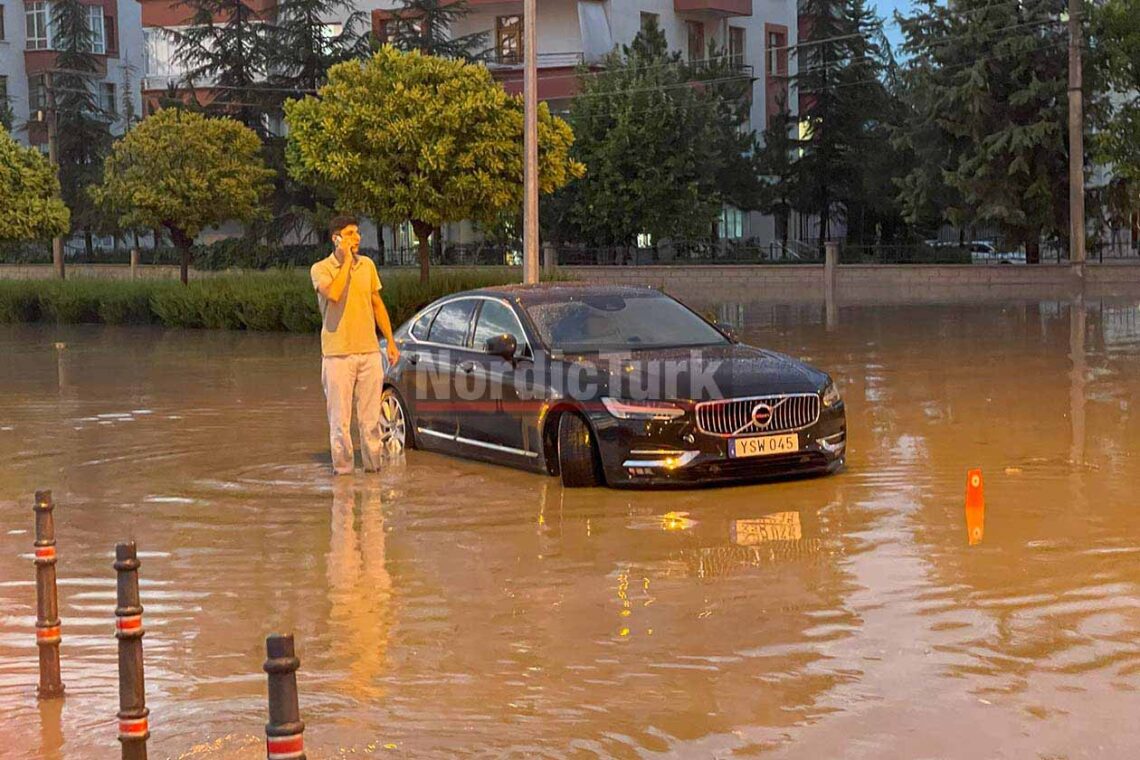 Konya’da sağanak etkili oldu: Gurbetçiler mahsur kaldı