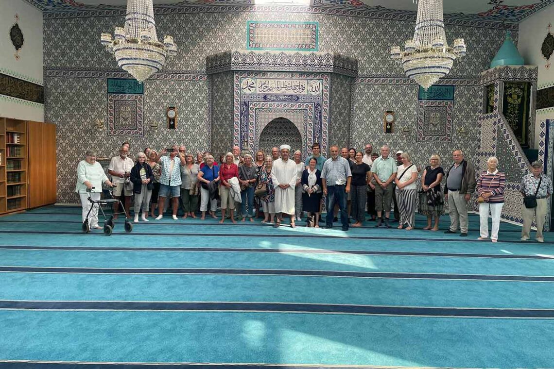 Ishoj’a yeni taşınanlara Mevlana Camii tanıtıldı