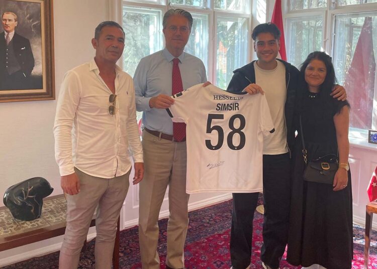 Midtjyllandli Şimşir’den Kopenhag Büyükelçiliği’ne ziyaret